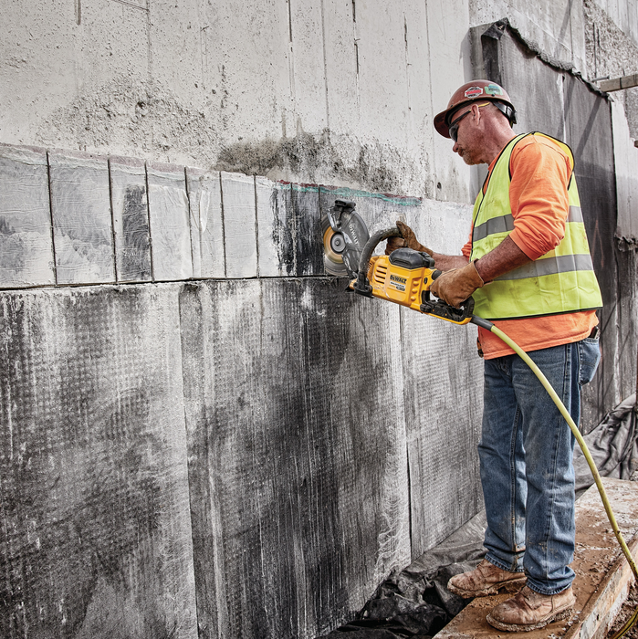 Dewalt® FLEXVOLT® 60V MAX* CORDLESS BRUSHLESS 9 IN. CUT-OFF SAW KIT, DCS692X2