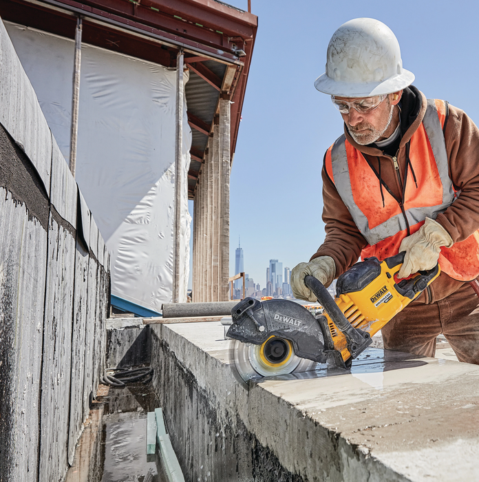 Dewalt® FLEXVOLT® 60V MAX* CORDLESS BRUSHLESS 9 IN. CUT-OFF SAW KIT, DCS692X2