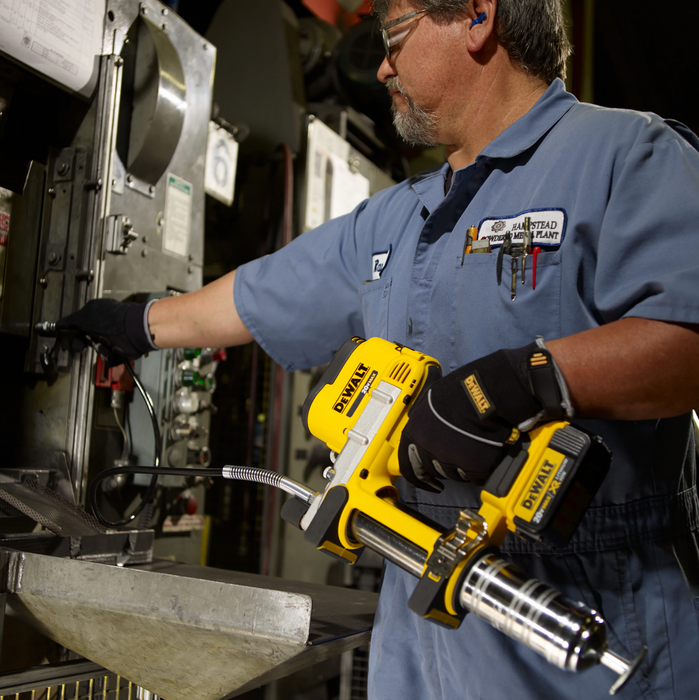Dewalt® 20V MAX* Grease Gun Kit DCGG571M1